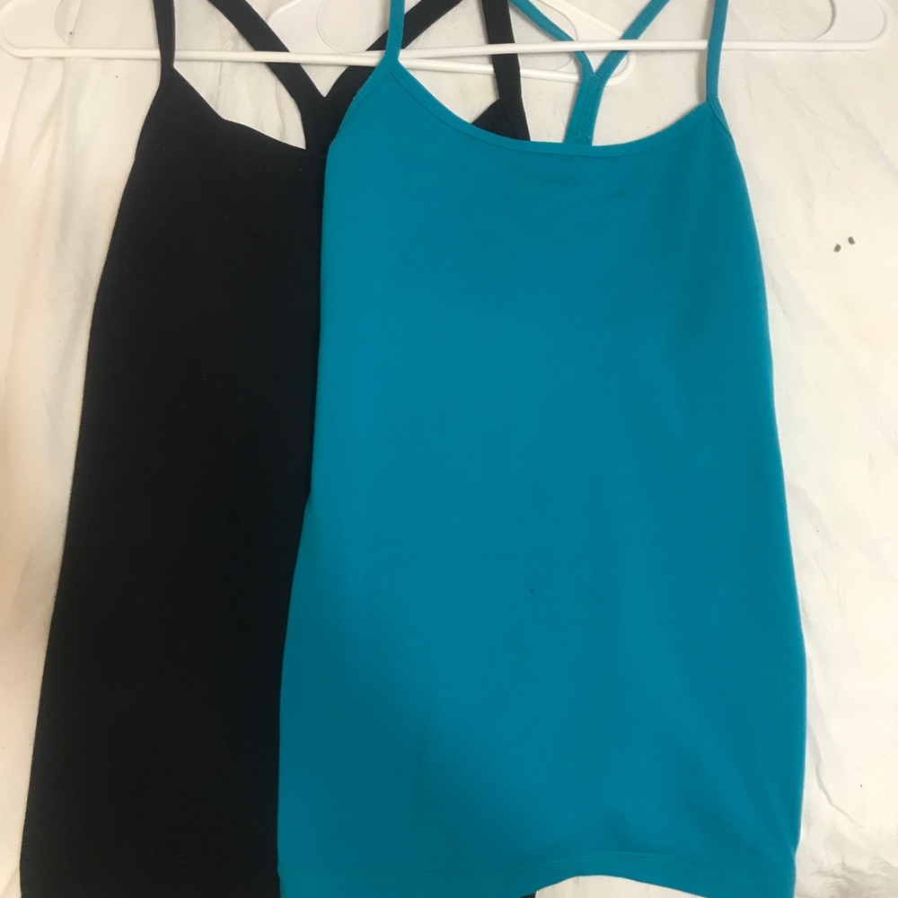 2 lululemon tanks size 8